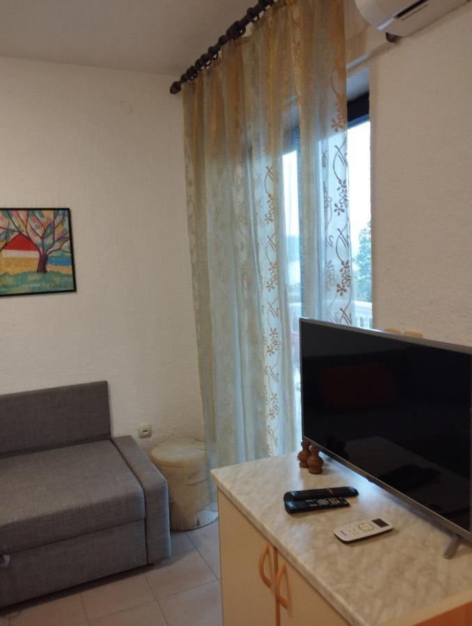 Apartments Vila Lavanda 오미살즈 외부 사진