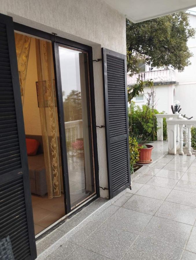 Apartments Vila Lavanda 오미살즈 외부 사진