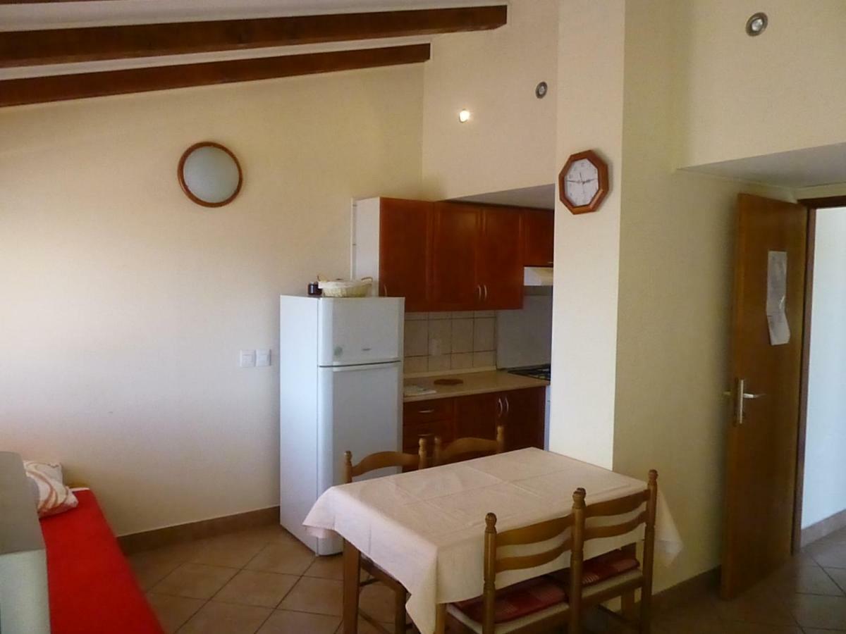 Apartments Vila Lavanda 오미살즈 외부 사진