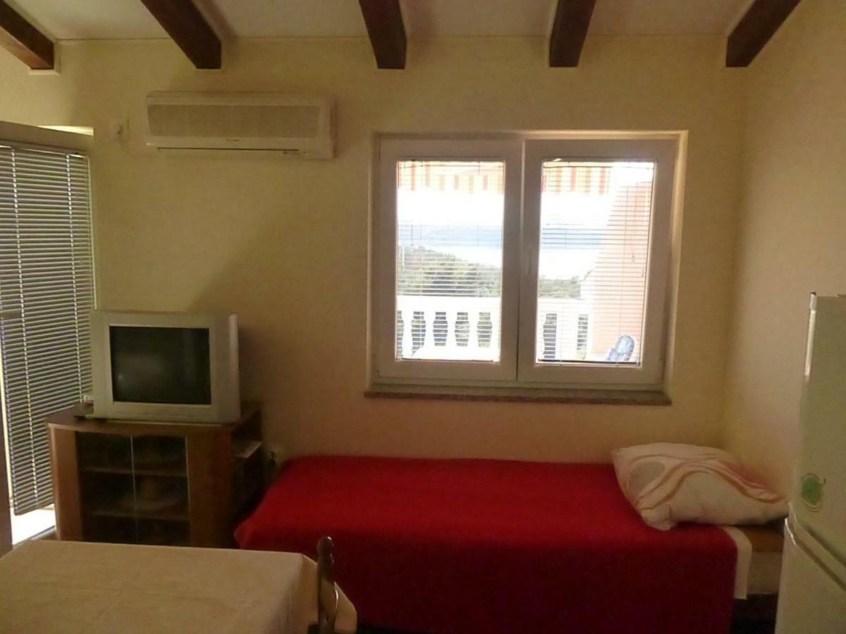 Apartments Vila Lavanda 오미살즈 외부 사진