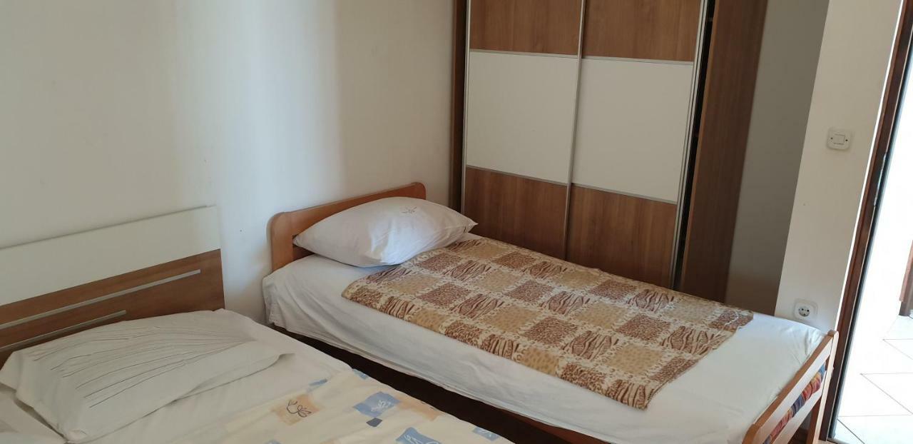 Apartments Vila Lavanda 오미살즈 외부 사진