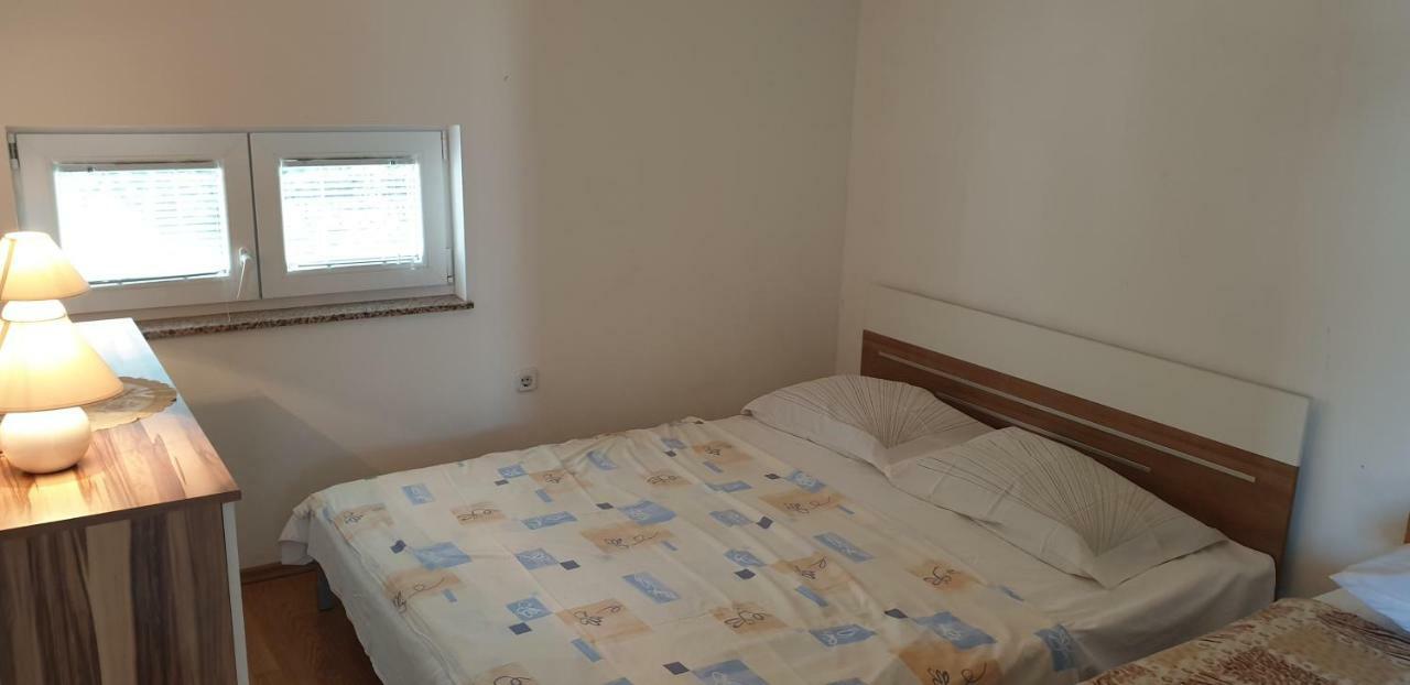 Apartments Vila Lavanda 오미살즈 외부 사진